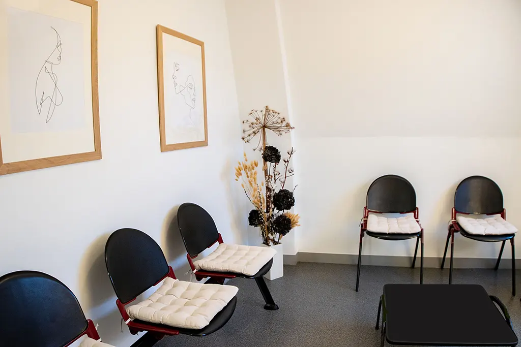 Salle d'attente cabinet Lehena de Biarritz